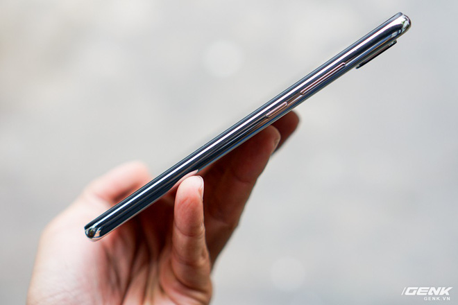Trên tay Xiaomi Redmi Note 7 màu Trắng Ánh Trăng: viền mạ copy thiết kế iPhone, giá 4,99 triệu đồng - Ảnh 5.